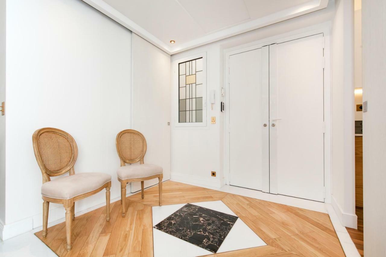 Luxury Montaigne Apartment Paris Eksteriør bilde