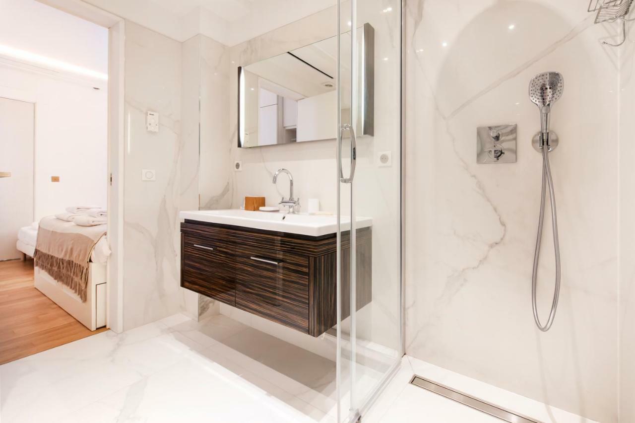 Luxury Montaigne Apartment Paris Eksteriør bilde