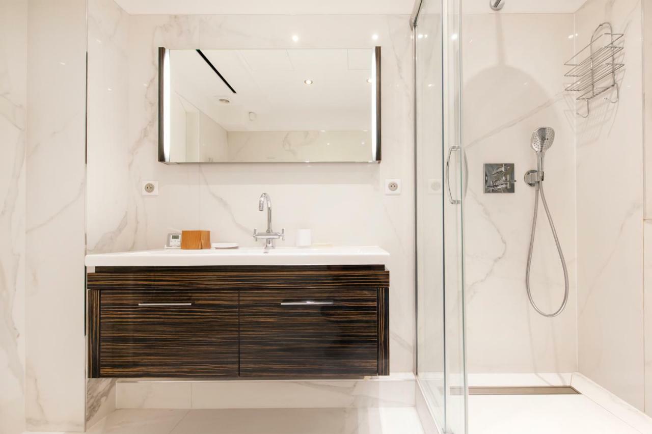 Luxury Montaigne Apartment Paris Eksteriør bilde