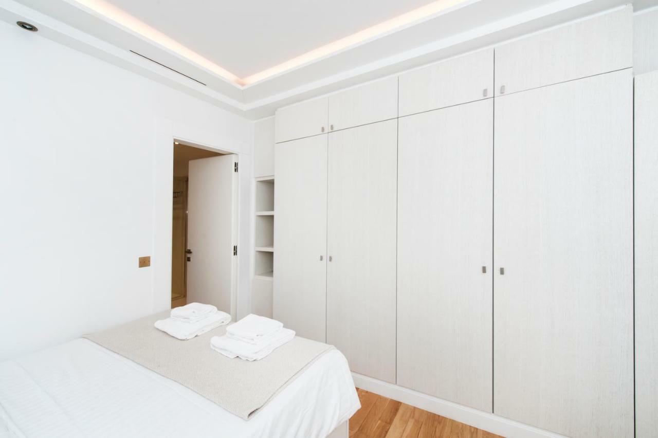 Luxury Montaigne Apartment Paris Eksteriør bilde