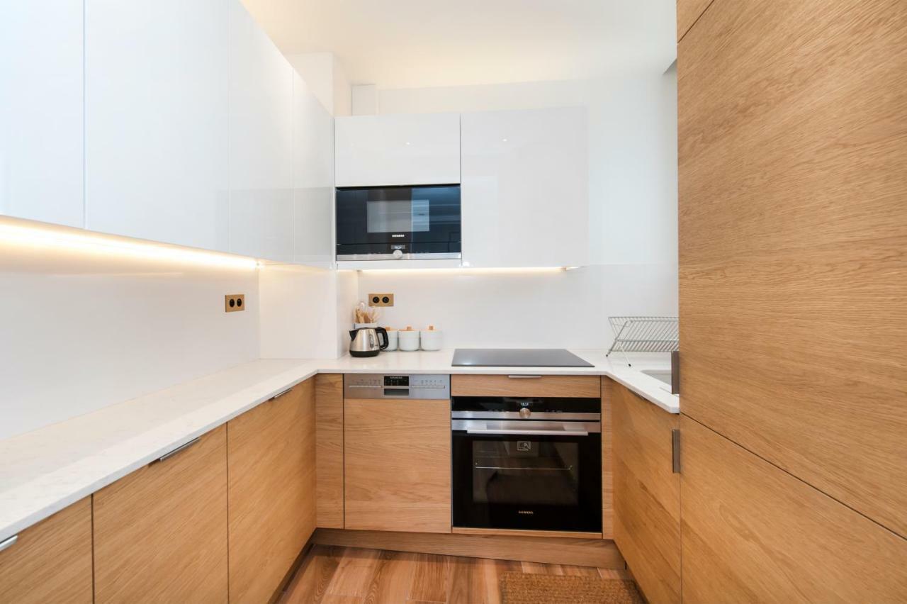 Luxury Montaigne Apartment Paris Eksteriør bilde